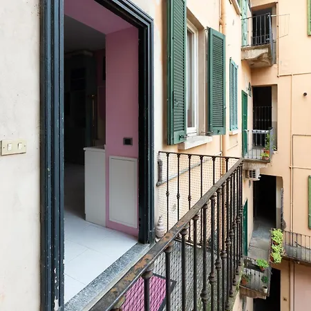 Pink Isola Flat * ミラノ
