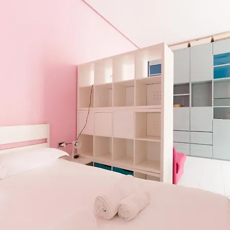 Pink Isola Flat